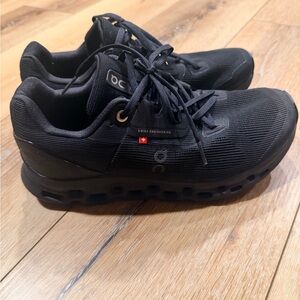 Women’s On Running Cloudstratus 8.5